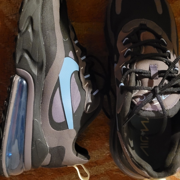 Nike Air 270 React - Picture 3 of 4